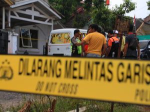 Baju Militer dan Sangkur Disita dari Rumah Teroris di Jatinangor