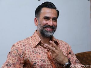 Jeremy Thomas Setia Temani Axel Matthew di Pengadilan Jeremy Thomas Setia Temani Axel Matthew di Pengadilan