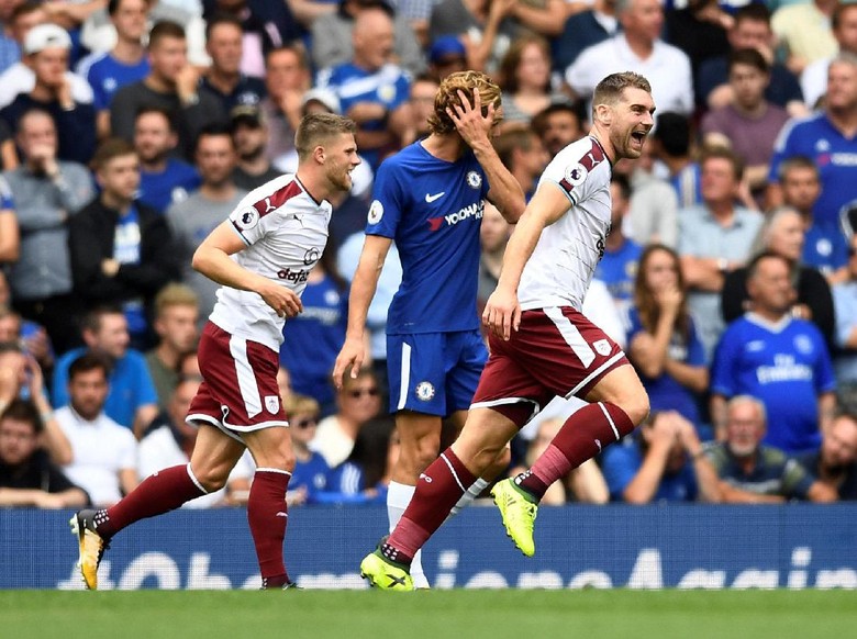 Chelsea Tertinggal 0-3 dari Burnley di Babak Pertama Chelsea Tertinggal 0-3 dari Burnley di Babak Pertama