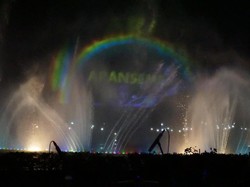 Tersihir Keindahan Air Mancur Menari di Monas