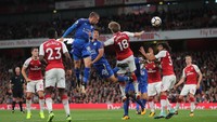 Selepas pergantian babak, Arsenal mendapatkan pukulan lain lagi. Vardy mencetak gol keduanya dan membawa skor 3-2 untuk keunggulan Leicester. (Foto: Istimewa)