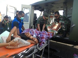 Tim Ekspedisi NKRI Evakuasi Ibu Melahirkan di Merauke dengan Heli