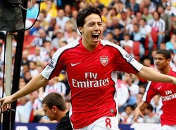 Medio 2011, Samir Nasri menegaskan dirinya bertekad meraih trofi di Arsenal dan takkan pindah ke klub mana pun juga sebelum mewujudkan hal itu. Di musim panas, Nasri malah sudah berseragam Manchester City usai melewati musim tanpa trofi bersama The Gunners. (Foto: Phil Cole/Getty Images)