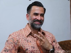 Jeremy Thomas dan Cara Mengawasi Anak-anaknya