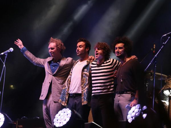 Menari Bersama The Kooks