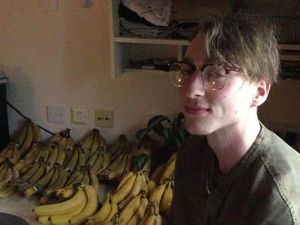 Jadi Fruitarian Ekstrem, Remaja Ini Makan 150 Pisang per Minggu Jadi Fruitarian Ekstrem, Remaja Ini Makan 150 Pisang per Minggu