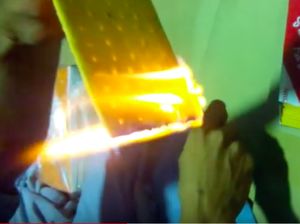 Kerap Disebut Mengandung Plastik, Makanan Ini Pasti Menyala Saat Dibakar