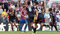 Dengan kemenangan ini, Huddersfield untuk sementara waktu berhasil memuncaki klasemen Liga Inggris. (Foto: Dan Mullan/Getty Images)