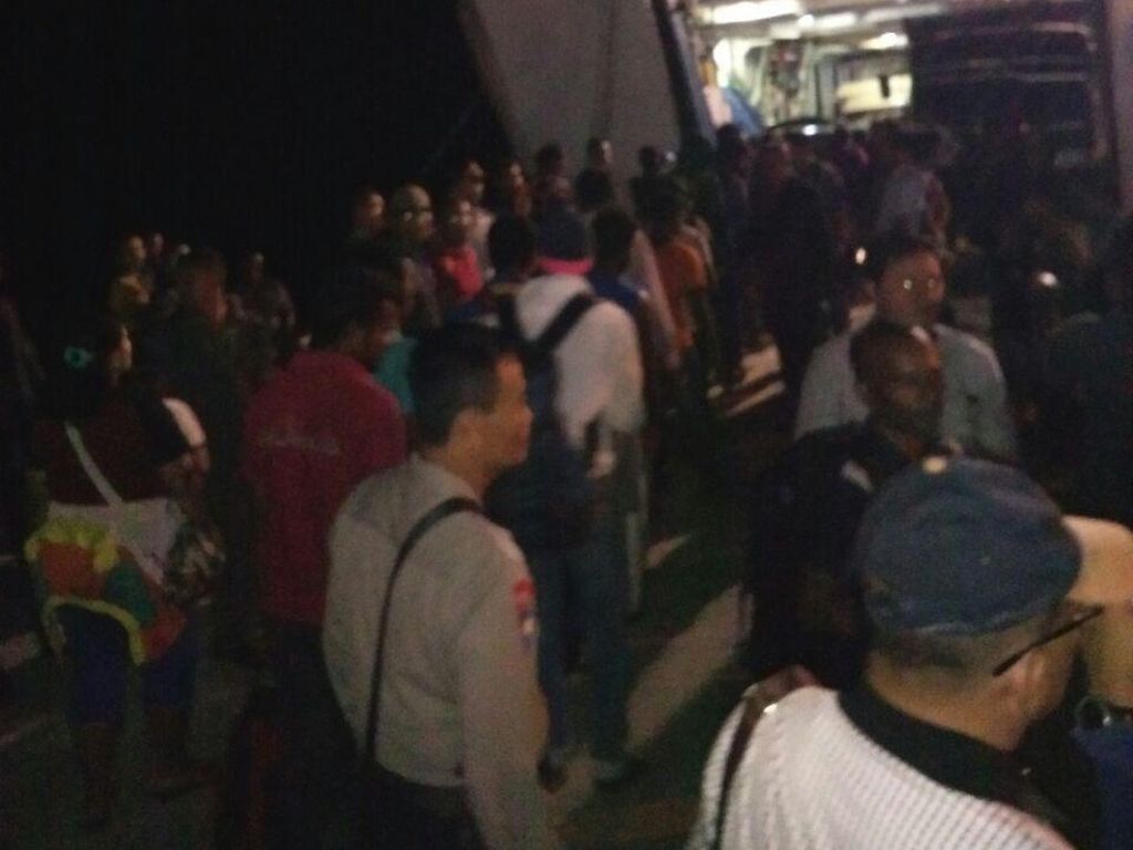 33 WN Sri Lanka yang Terdampar di Nias Dibawa ke Imigrasi Sibolga 33 WN Sri Lanka yang Terdampar di Nias Dibawa ke Imigrasi Sibolga