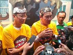 Ngamen di Stasiun Cirebon, KPK dan PT KAI Kampanye Antikorupsi