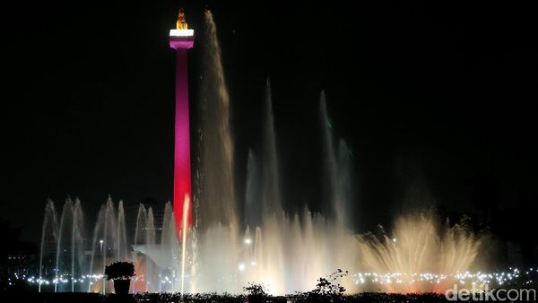 Vakum Sewindu, Air Mancur Monas Kembali Menari