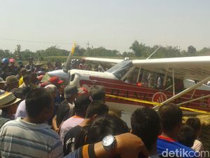Pesawat Milik Koni DKI Mendarat Darurat di Persawahan Ponorogo