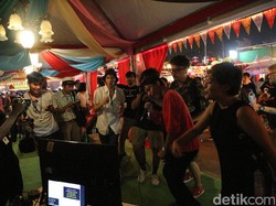 Karaoke Ria di Stand Ruru Radio di We The Fest 2017