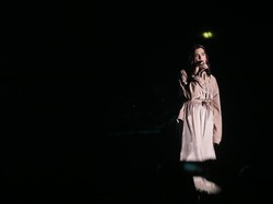 Pesan Anti Patah Hati Dua Lipa di We The Fest 2017