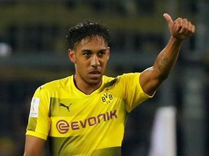 Hat-trick Aubameyang Loloskan Dortmund