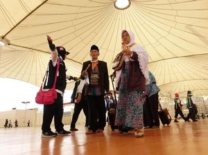 Gelombang Kedua Dimulai, Jemaah Jatim Pertama Tiba di Jeddah
