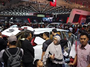 Pengunjung Ramai-ramai Lihat Xpander