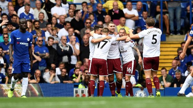 Chelsea telan kekalahan dari Burnley di pekan perdana Liga Primer Inggris.