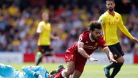 Heurelho Gomes, kiper Watford, terpaksa menjatuhkan Mohamed Salah di kotak penalti dan berujung hukuman untuk timnya (Foto: Action Images via Reuters / Andrew Couldridge)