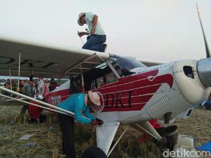Pesawat Koni yang Mendarat di Ponorogo Dinaikan Trailer ke Pacitan