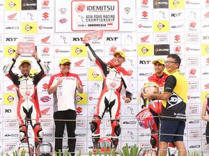 Pebalap-Pebalap AHRT Kuasai Podium di Balapan Pertama ARRC Sentul Pebalap-Pebalap AHRT Kuasai Podium di Balapan Pertama ARRC Sentul