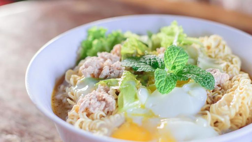 Ini Dia 7 Racikan Mie Instan Rumahan yang Bisa Bikin Ngiler! Ini Dia 7 Racikan Mie Instan Rumahan yang Bisa Bikin Ngiler!