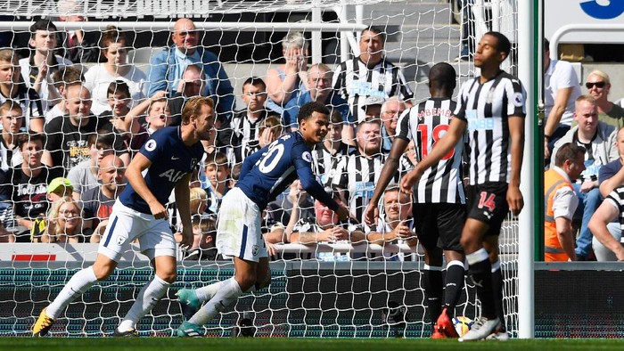 Spurs Kalahkan 10 Pemain Newcastle 2-0