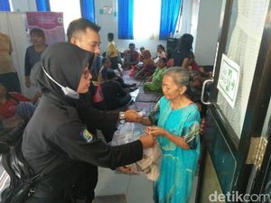Pemkot Surabaya Beri Bantuan Korban Kebakaran Jalan Tales