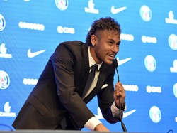 Bos Bayern Sebut Nilai Transfer Neymar Berlebihan