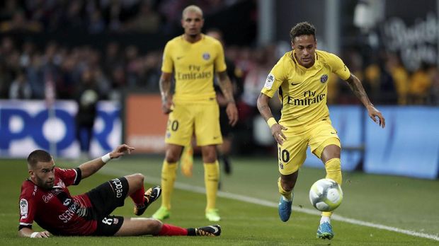 Gosip transfer kepindahan Neymar ke Real Madrid berembus tidak lama setelah sang pemain pindah dari Barcelona ke PSG.