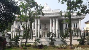 3 Rumah Terheboh: Istana Bos First Travel, Dirjen Hubla dan Saracen