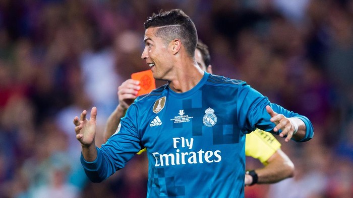 BARCELONA, SPAIN - AUGUST 13: Cristiano Ronaldo of Real Madrid CF reacts as he is shown a red card during the Supercopa de Espana Supercopa Final 1st Leg match between FC Barcelona and Real Madrid at Camp Nou on August 13, 2017 in Barcelona, Spain. (Photo by Alex Caparros/Getty Images)