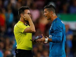 Dorong Wasit, Ronaldo Terancam Hukuman Maksimal 12 Laga