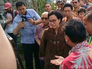 Bertemu Sri Mulyani, Warga Bogor Curhat Soal Listrik Hingga Sembako Bertemu Sri Mulyani, Warga Bogor Curhat Soal Listrik Hingga Sembako