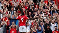 Salah satu pemain yang tampil paling mencolok di klub barunya adalah Romelu Lukaku. Dia membuat dua gol saat Manchester United menghajar West Ham United 4-0 (REUTERS/Andrew Yates)