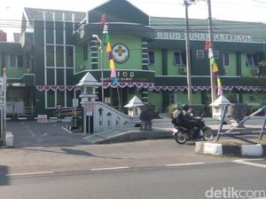 Diduga Lumpuh Akibat MR, Siswi Demak Dibawa ke RSUP Karyadi Semarang