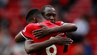 Kemenangan ini mengantar MU memuncaki klasemen pekan pertama Premier League. MU unggul selisih gol atas tujuh tim lain yang juga menang di pekan pertama (Foto: Reuters/Jason Cairnduff)