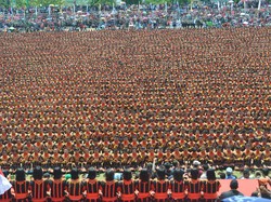 Rekor! 12 Ribu Pria Menari Saman Bersama