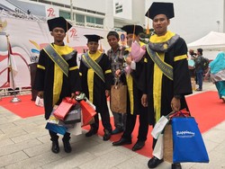 Top! 11 TKI di Korea Selatan Diwisuda Sarjana