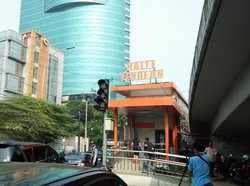 Menjajal TransJakarta dari Ciledug hingga Tendean