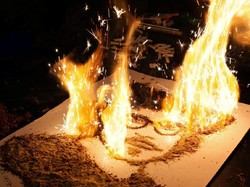 Potret Johnny Depp dari Tembakau yang Terbakar Jadi Karya Seni Unik