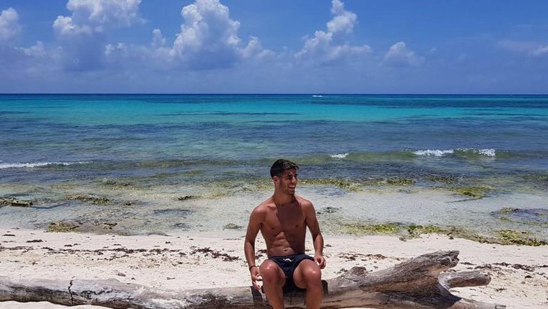 Marco Asensio ternyata wisata air ketika liburan (Dok. Marco Asensio/Instagram) Marco Asensio ternyata wisata air ketika liburan (Dok. Marco Asensio/Instagram)