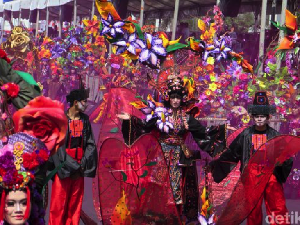 Presiden Jokowi Titip Pesan di Jember Fashion Carnaval