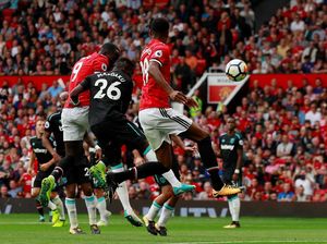 Lengah Tertawa-tawa Saat Jaga Lukaku, Bek West Ham Ini Dikritik