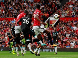 Lengah Tertawa-tawa Saat Jaga Lukaku, Bek West Ham Ini Dikritik