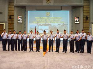 KSAU Beri Penghargaan ke 10 Kru Pesawat Hercules