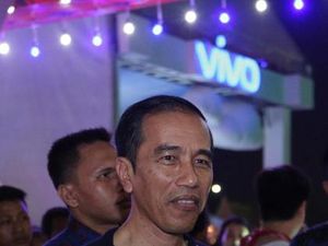 Foto: 10 Gaya Kekinian Jokowi yang Nggak Kalah Sama Anak Muda
