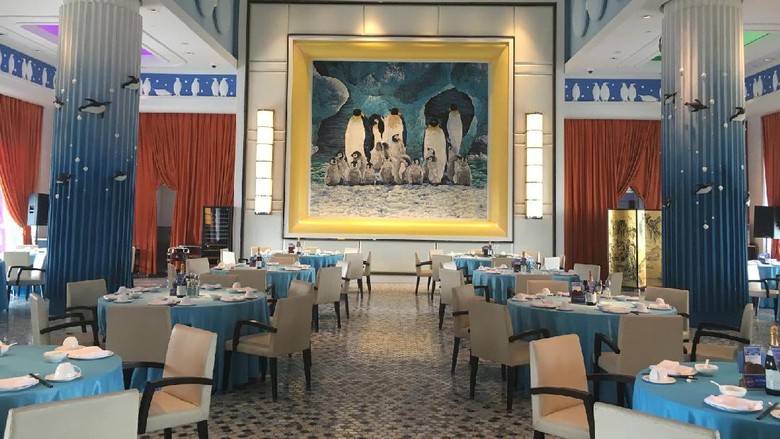Restoran di Penguin Hotel, Chimelong International Ocean Resort (Aji Bagoes/detikTravel) Restoran di Penguin Hotel, Chimelong International Ocean Resort (Aji Bagoes/detikTravel)