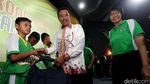 Menpora Imam Nahrawi Lepas 10 Pemain Muda ke Barcelona