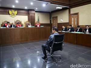 Daftar Panjang Penerima Duit e-KTP dalam Dakwaan Andi Narogong